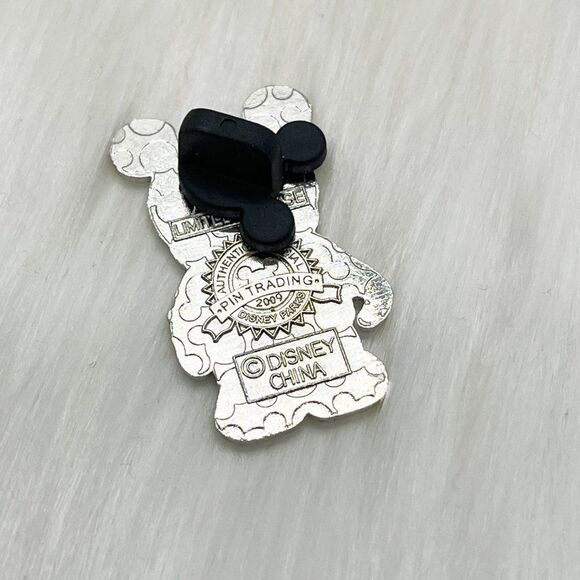 🔮 5/$25 Disney Vinylmation Easter Egg Bunny Pin - Picture 3 of 3